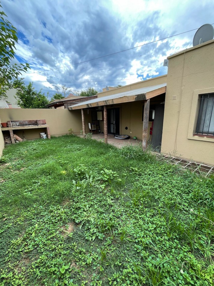 Venta de Casa de dos dormitorios con cochera, en Barrio quebrada de las rosas housing cerrado en av don bosco 6120 APPTO CREDITO
