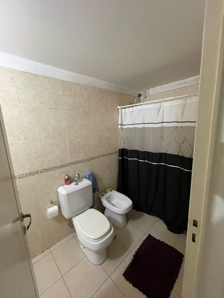 Vendemos Departamento de dos Dormitorios /Dos Baños/Dos Balcones en nueva cordoba calle bv illia al 400