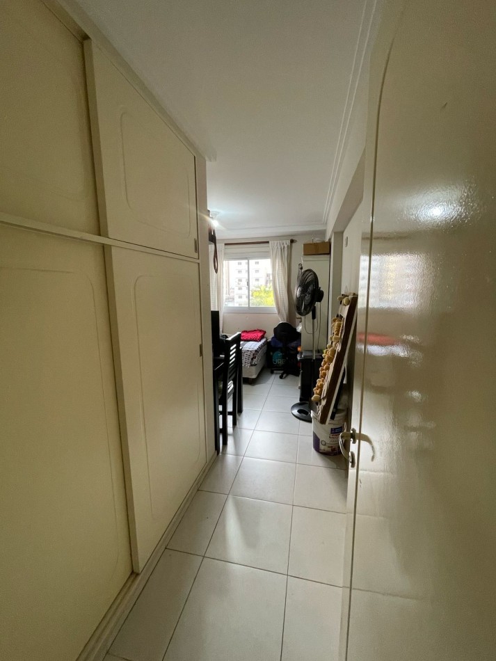 Vendemos Departamento de dos Dormitorios /Dos Baños/Dos Balcones en nueva cordoba calle bv illia al 400