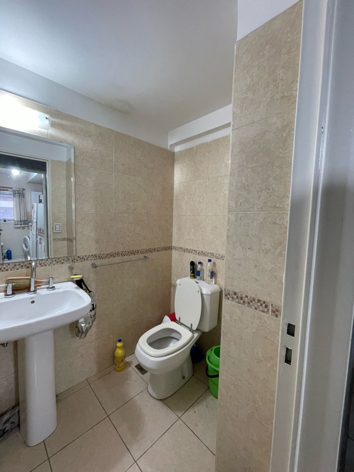 Vendemos Departamento de dos Dormitorios /Dos Baños/Dos Balcones en nueva cordoba calle bv illia al 400