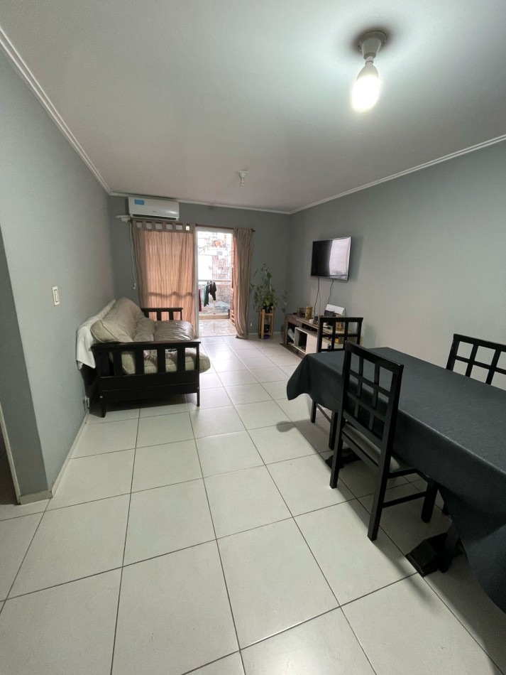 Vendemos Departamento de dos Dormitorios /Dos Baños/Dos Balcones en nueva cordoba calle bv illia al 400