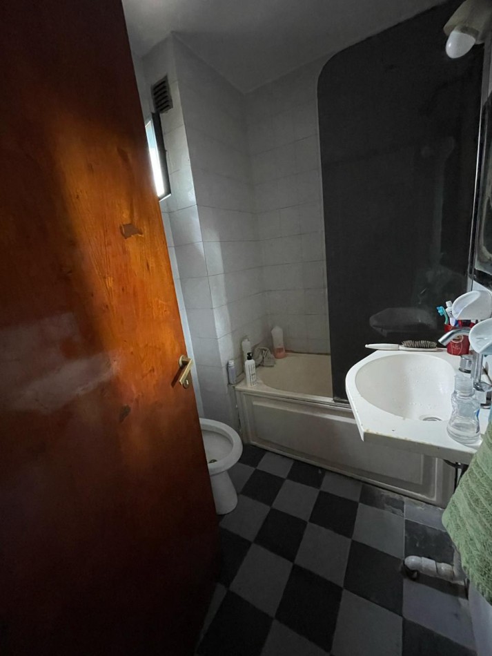 Vendemos departamento de dos dormitorios, dos baños y dos balcones en el barrio General Paz, Av. 24 de Septiembre 1236 APPTO CREDITO