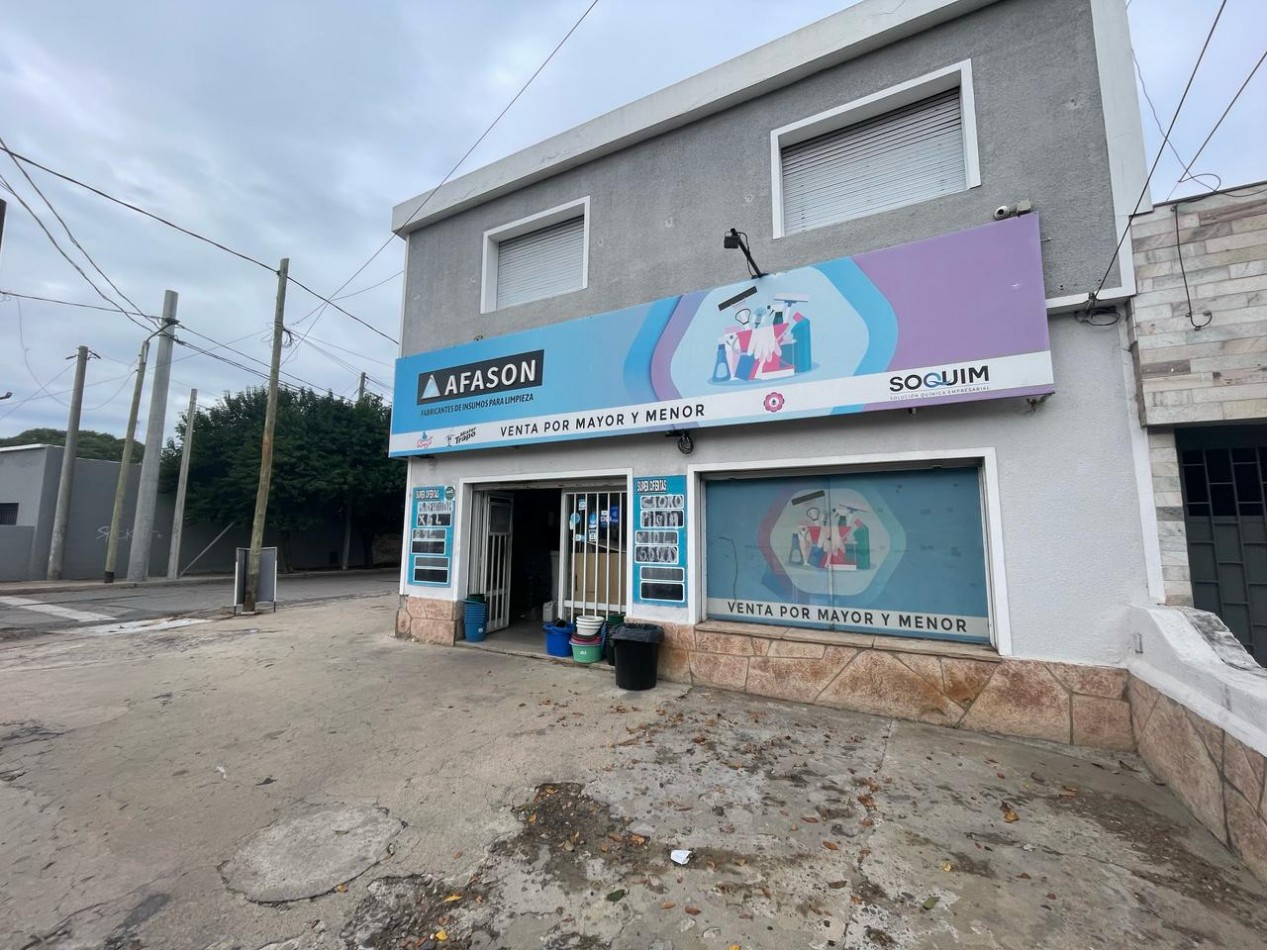 SE VENDE LOCAL ESQUINA + DEPTO DE 2 DORMITORIOS (ideal para oficinas) + 3 GALPONES TECHADOS. Ubicacion privilegiada: BV LOS GRANADEROS Casi esquina con MOSEÑOR P. CABRERA.