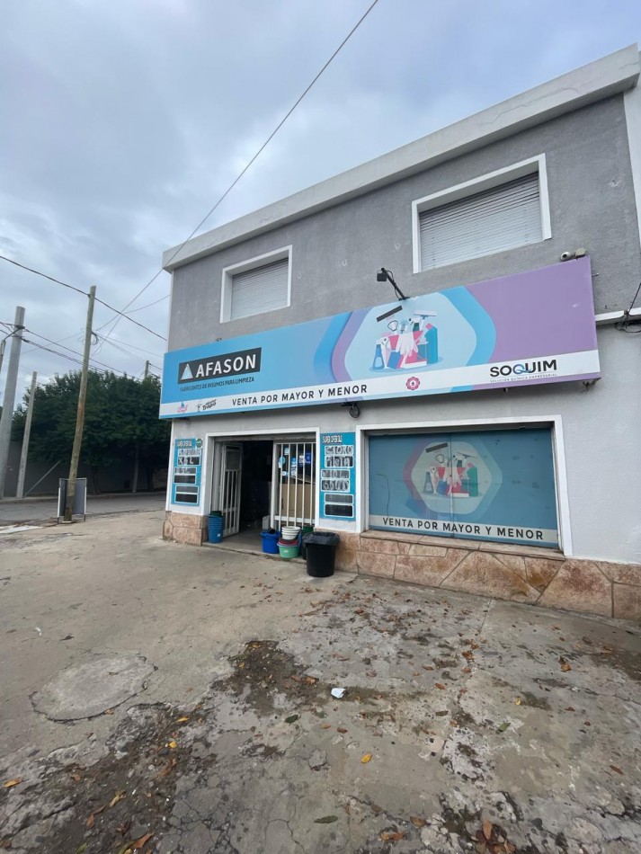 SE VENDE LOCAL ESQUINA + DEPTO DE 2 DORMITORIOS (ideal para oficinas) + 3 GALPONES TECHADOS. Ubicacion privilegiada: BV LOS GRANADEROS Casi esquina con MOSEÑOR P. CABRERA.