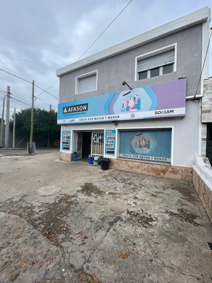 SE VENDE LOCAL ESQUINA + DEPTO DE 2 DORMITORIOS (ideal para oficinas) + 3 GALPONES TECHADOS. Ubicacion privilegiada: BV LOS GRANADEROS Casi esquina con MOSEÑOR P. CABRERA.