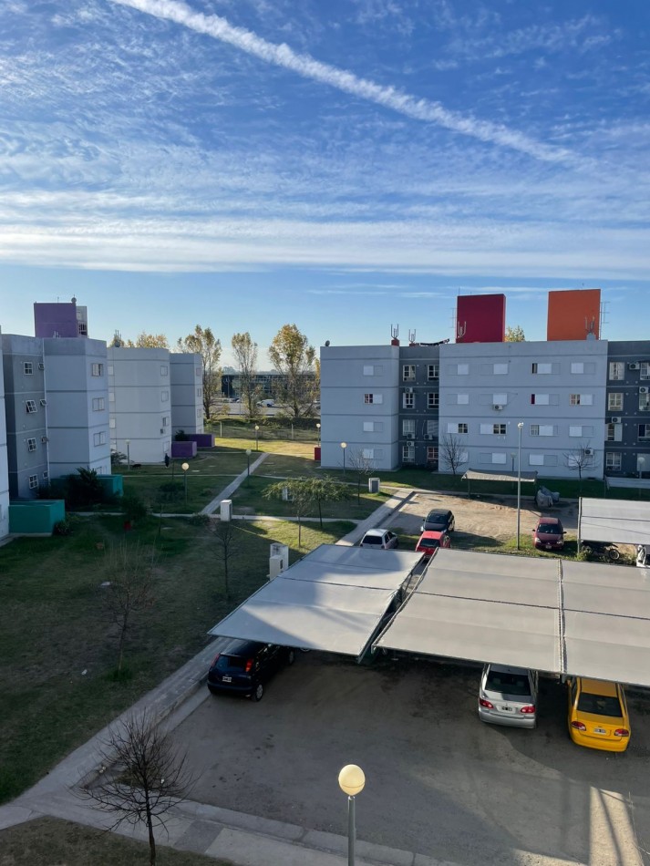 VENDEMOS DEPARTAMENTO DE DOS DORMITORIOS CON COCHERA EN B. MARQUEZ DE SOBREMONTE