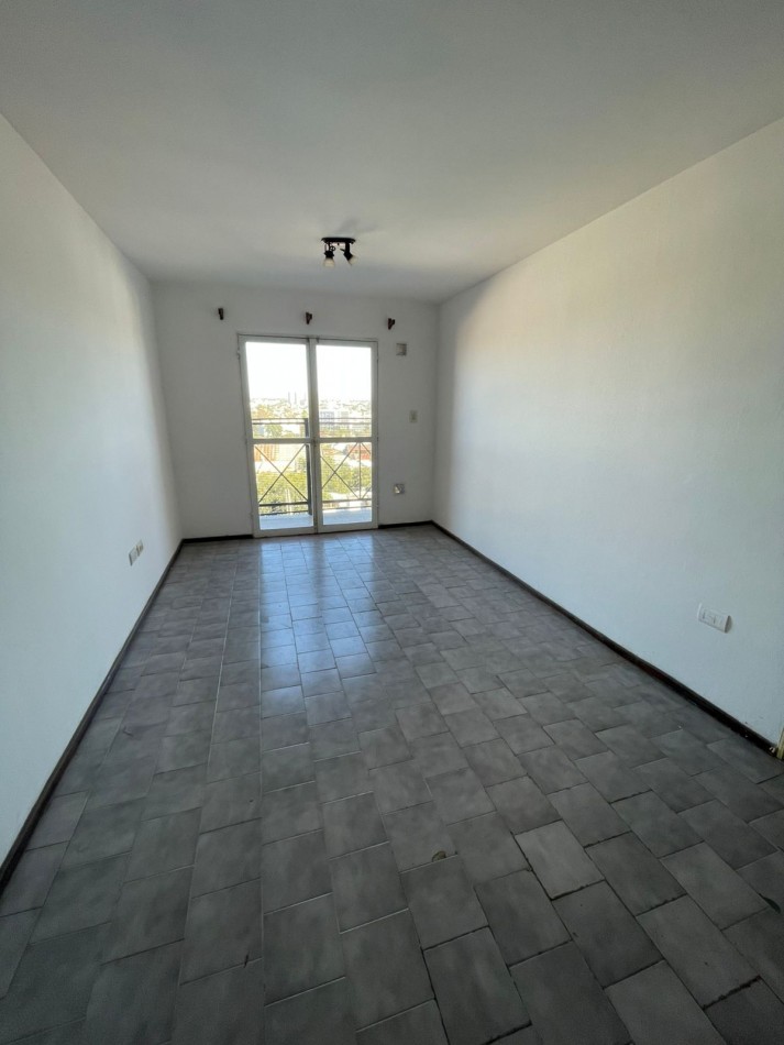 SE VENDE DEPARTAMENTO DE DOS DORMITORIOS CON COCHERA Y BALCON ZONA B SAN MARTIN SEGURIDAD 24 HR