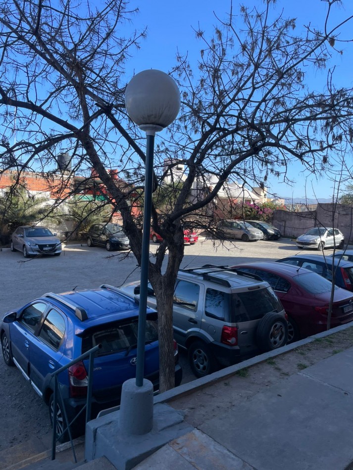 SE VENDE DEPARTAMENTO DE DOS DORMITORIOS CON COCHERA Y BALCON ZONA B SAN MARTIN SEGURIDAD 24 HR