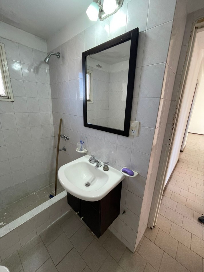 SE VENDE DEPARTAMENTO DE DOS DORMITORIOS CON COCHERA Y BALCON ZONA B SAN MARTIN SEGURIDAD 24 HR