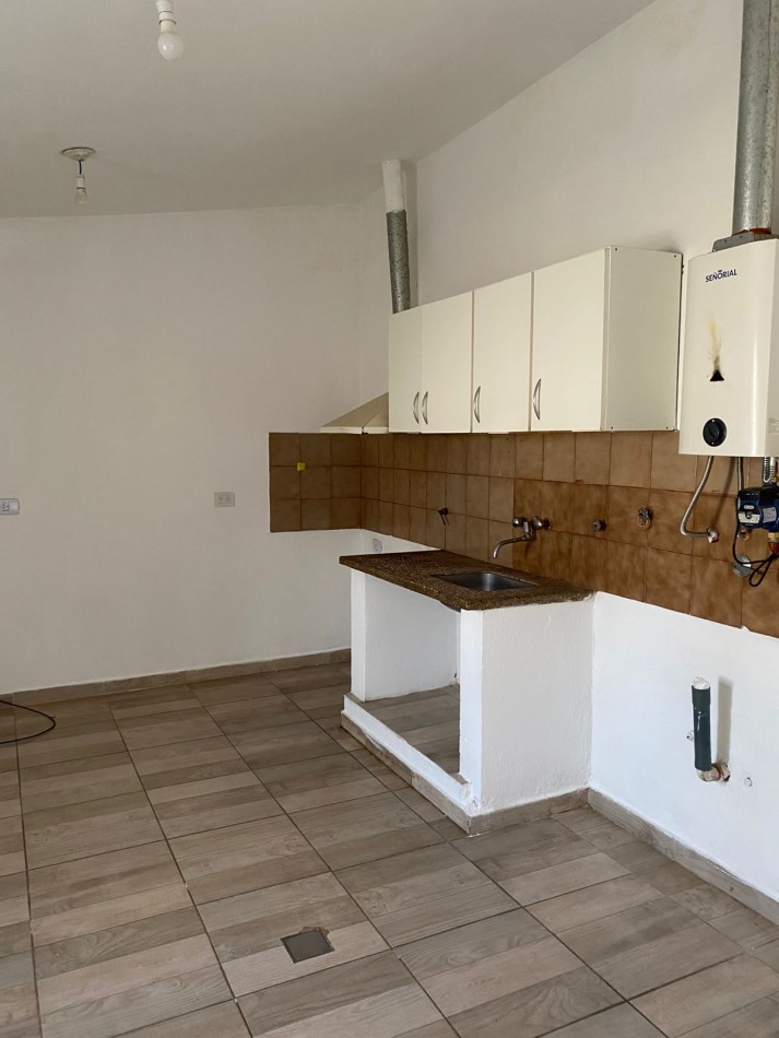 Vendemos Casa de 3 Dormitorios con cochera + Depto de 2 dormitorios en ALTA CORDOBA francisco quevedo al 305