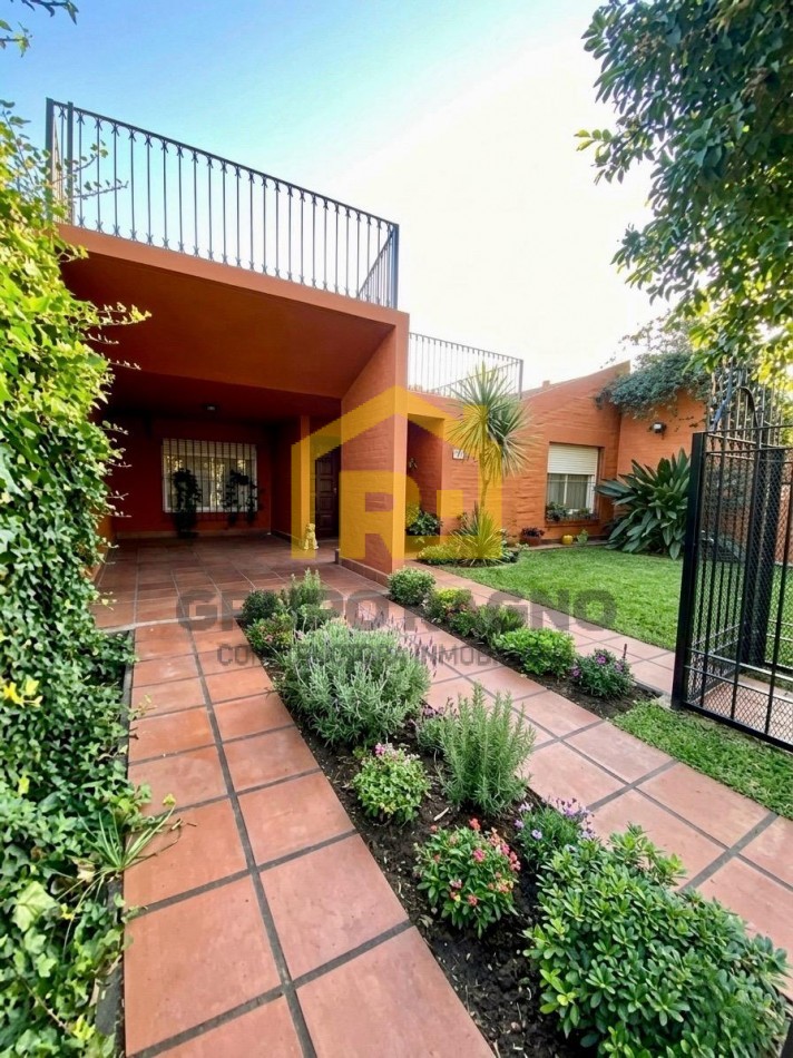 Se Vende Casa de tres dormitorios ,con cochera para 2 autos con pileta y terraza en granja de funez APPTA CREDITO