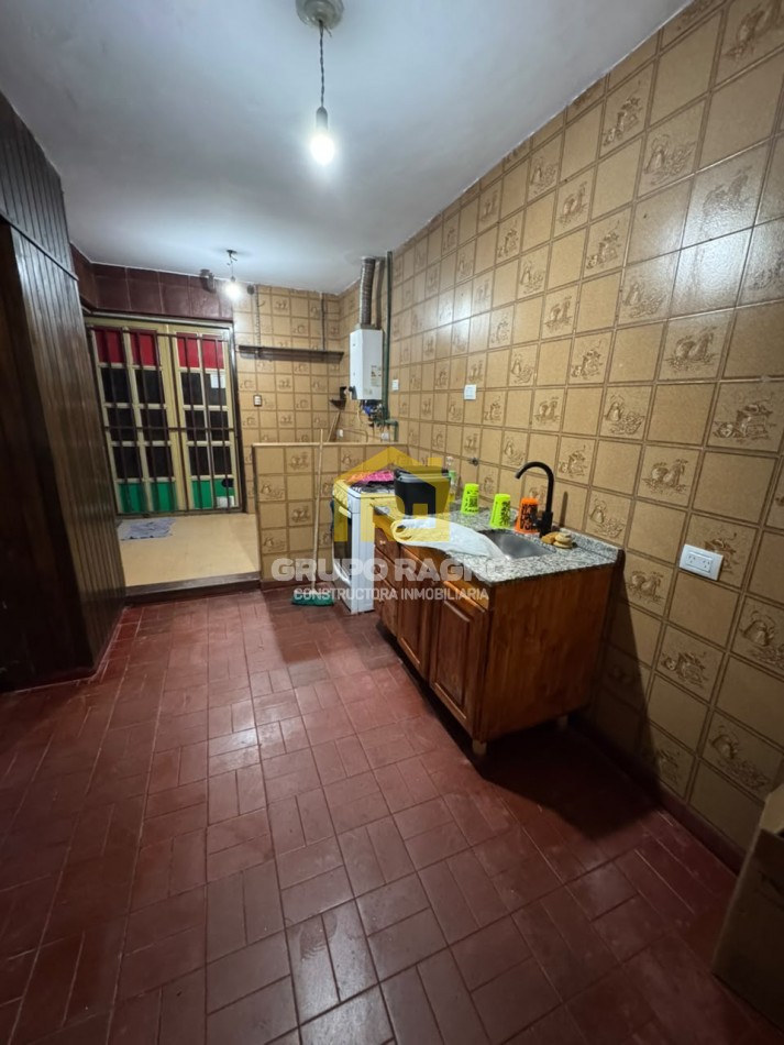 🔥 ¡Excelente Casa en Venta sobre Felix Paz 389! Con Cochera, Terraza con Quincho y Gran Ubicacion