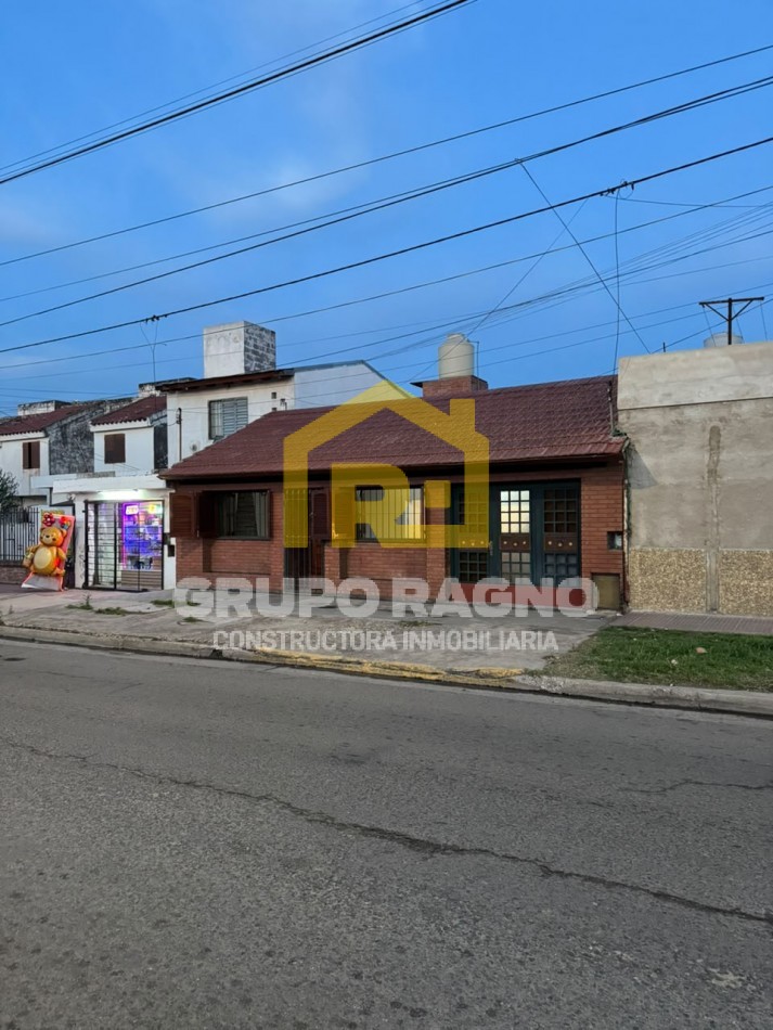 🏠 ¡Excelente Casa en Alquiler sobre Felix Paz 389! Con Cochera, Terraza con Quincho y Gran Ubicacion