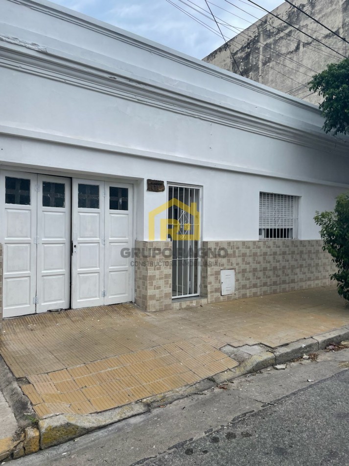 vendo casa de dos dormitorios con cochera  y terraza en san martin con escritura calle colombres y federico bransen 