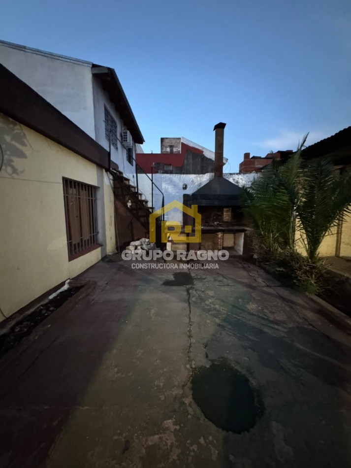 🔥 ¡Excelente Casa en Venta sobre Felix Paz 389! Con Cochera, Terraza con Quincho y Gran Ubicacion
