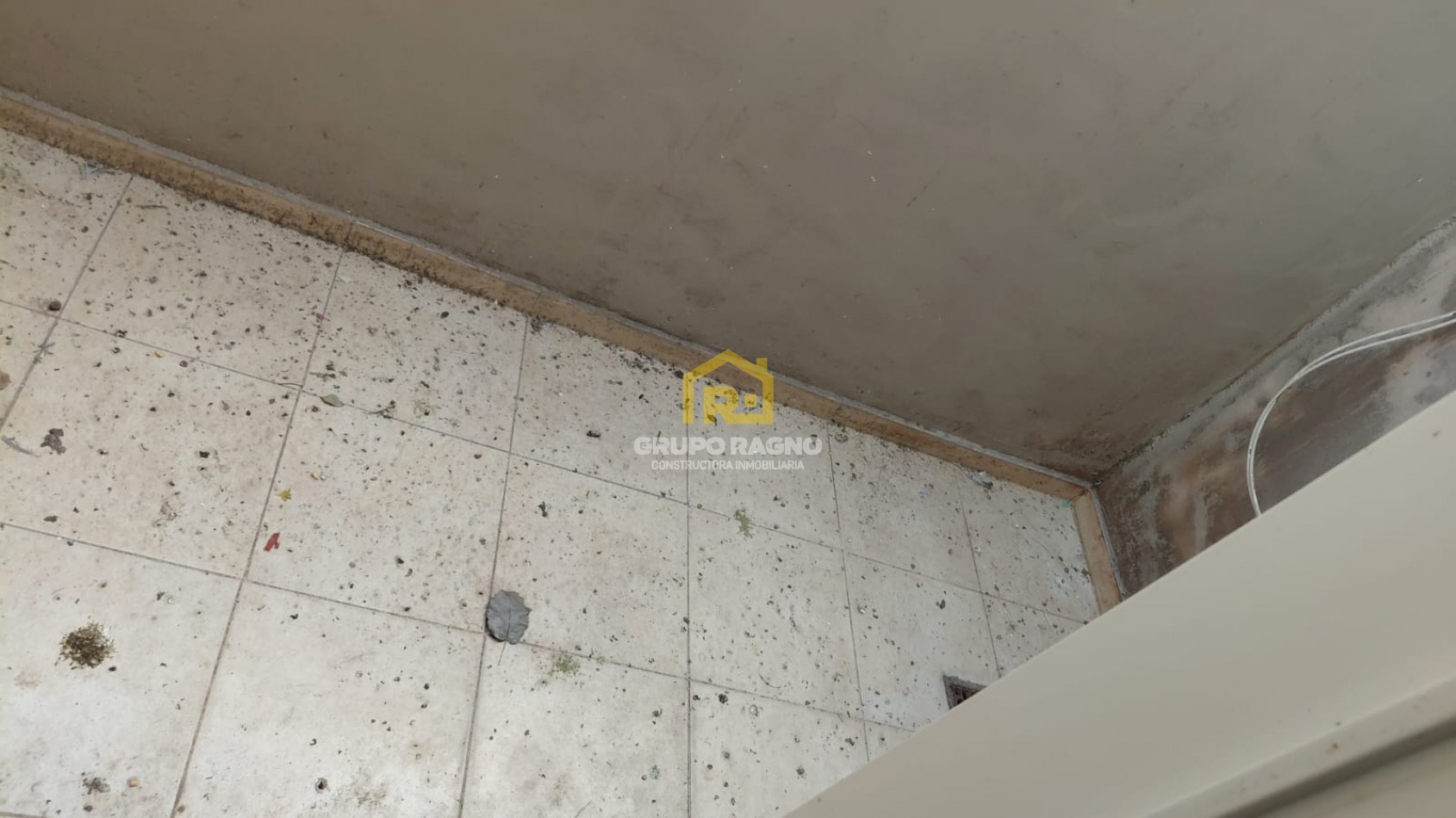 Vendo Departamento En B general Paz de Dos dormitorios y medio en Planta Baja con patio ,bajas expensas con escritura 