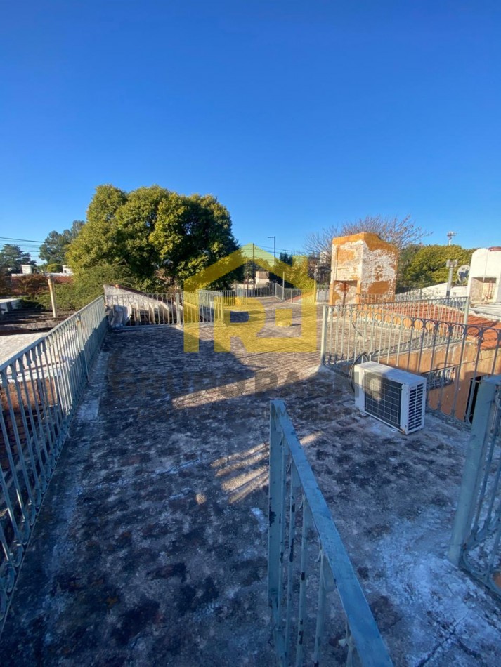 Se Vende Casa de tres dormitorios ,con cochera para 2 autos con pileta y terraza en granja de funez APPTA CREDITO