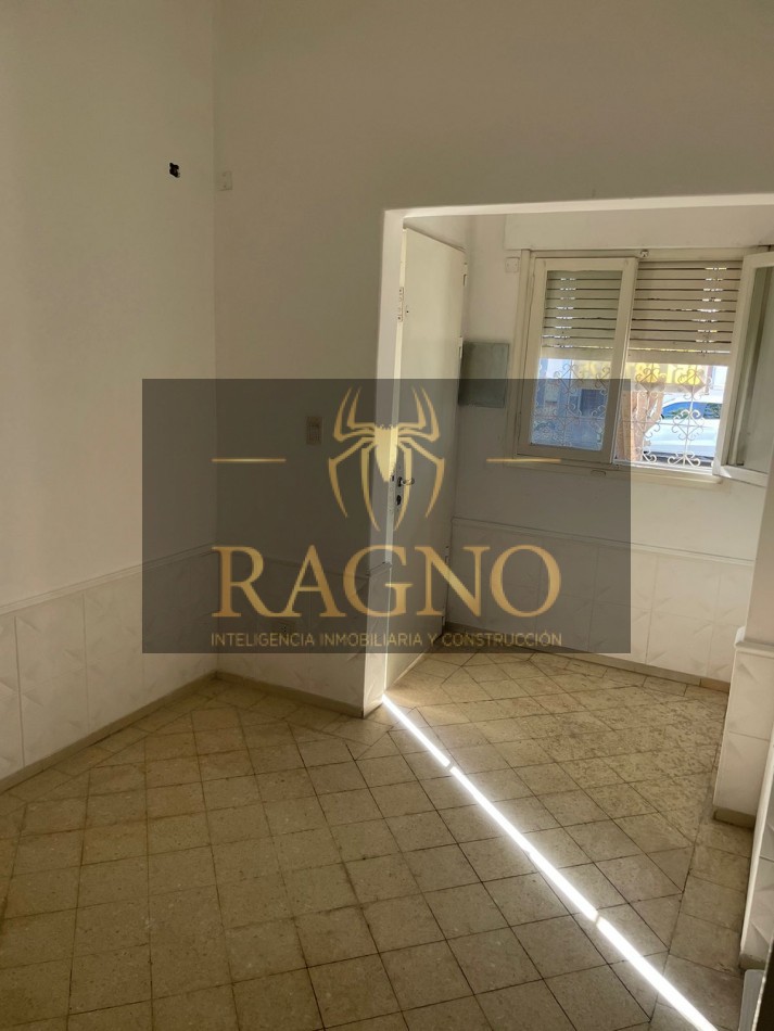 CASA 3 DORMITORIOS 2 BAÑOS 2 COCHERAS CALLE AGUADO CASI ESQUINA AV ALEM gral bustos