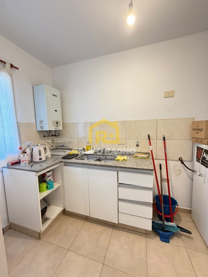 Vendo Departamento En B general Paz de Dos dormitorios y medio en Planta Baja con patio ,bajas expensas con escritura 