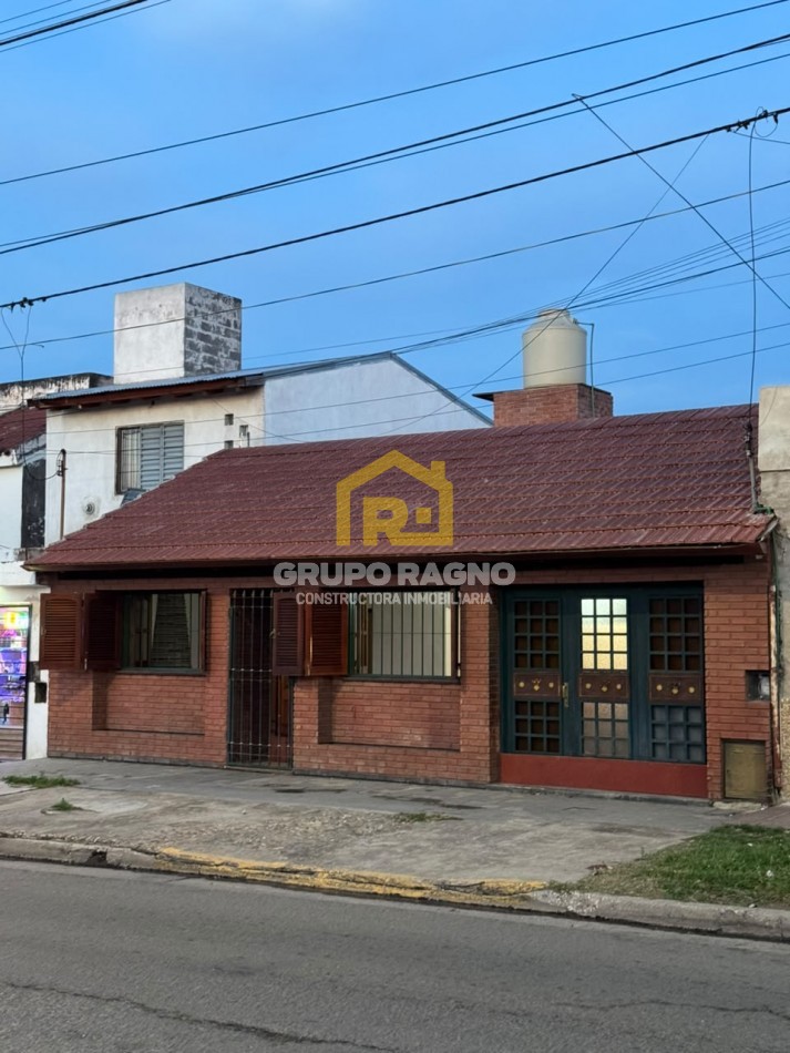 🔥 ¡Excelente Casa en Venta sobre Felix Paz 389! Con Cochera, Terraza con Quincho y Gran Ubicacion