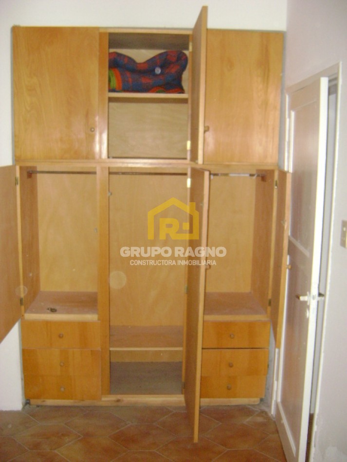 🏠 ¡Excelente Oportunidad en Barrio Jardin! Amplia Casa de 3 Dormitorios con Garaje y Gran Terreno