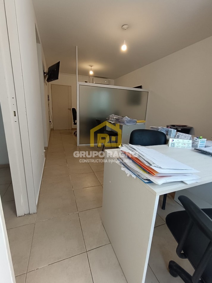 Vendo Departamento En B general Paz de Dos dormitorios y medio en Planta Baja con patio ,bajas expensas con escritura 