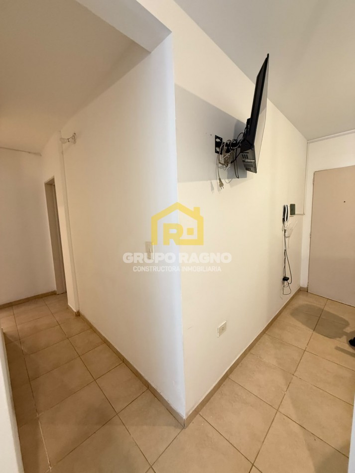 Vendo Departamento En B general Paz de Dos dormitorios y medio en Planta Baja con patio ,bajas expensas con escritura 