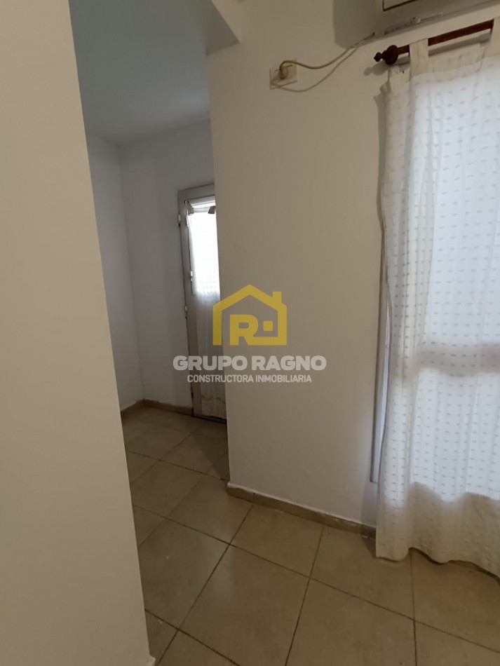Vendo Departamento En B general Paz de Dos dormitorios y medio en Planta Baja con patio ,bajas expensas con escritura 