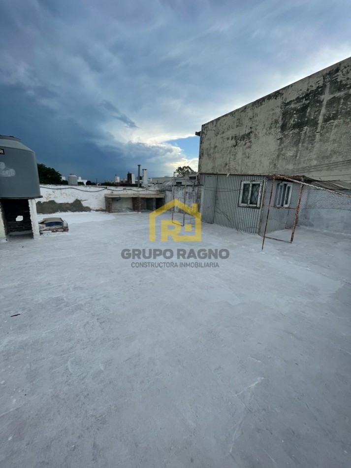 vendo casa de dos dormitorios con cochera  y terraza en san martin con escritura calle colombres y federico bransen 