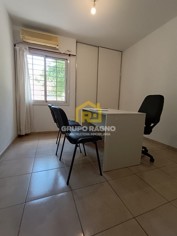 Vendo Departamento En B general Paz de Dos dormitorios y medio en Planta Baja con patio ,bajas expensas con escritura 