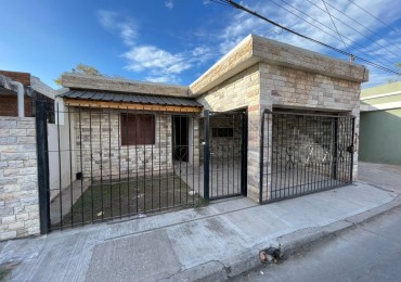 VENDE CASA DE 3 DORMITORIOS CON COCHERA Y DOS PATIOS CON ESCRITURA Y APPTO CREDITO